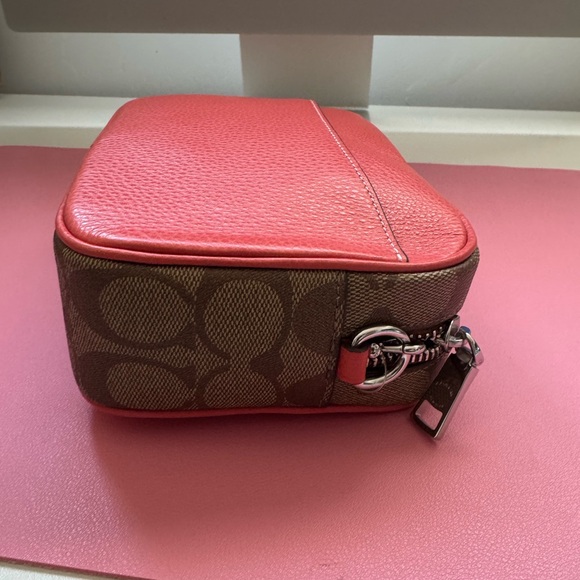 Mini Jamie Camera Bag With Signature Canvas - Picture 4 of 11